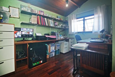 Casa à venda com 271m², 4 quartos e 4 vagas