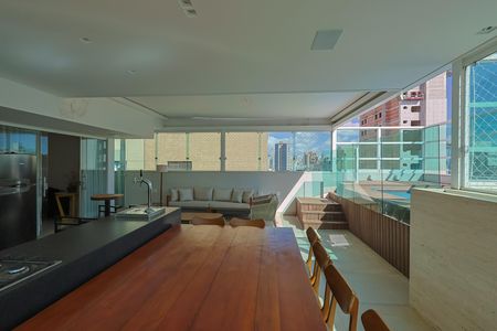 Apartamento à venda com 243m², 4 quartos e 5 vagas