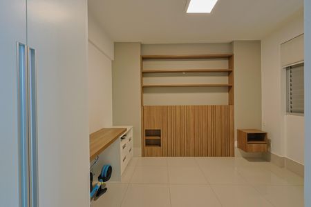 Apartamento à venda com 243m², 4 quartos e 5 vagas