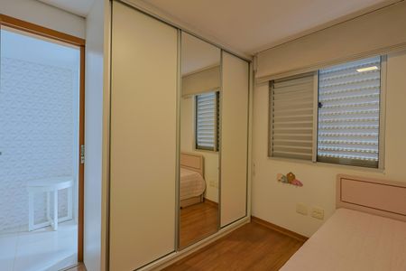 Apartamento à venda com 243m², 4 quartos e 5 vagas