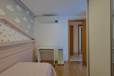 Apartamento à venda com 243m², 4 quartos e 5 vagas
