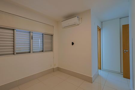 Apartamento à venda com 243m², 4 quartos e 5 vagas