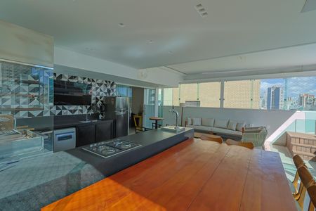 Apartamento à venda com 243m², 4 quartos e 5 vagas