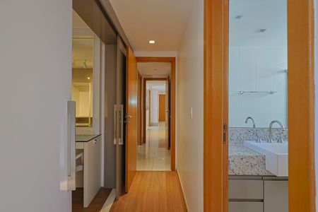 Apartamento à venda com 243m², 4 quartos e 5 vagas