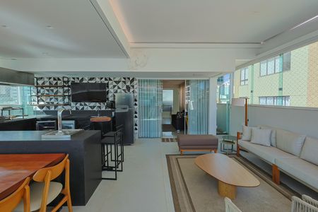 Apartamento à venda com 243m², 4 quartos e 5 vagas
