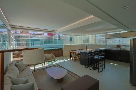 Apartamento à venda com 243m², 4 quartos e 5 vagas