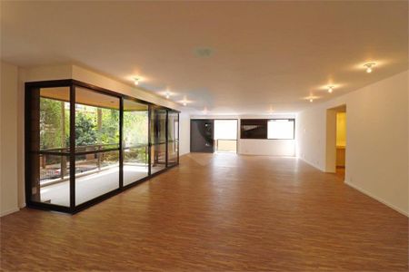 Apartamento à venda com 258m², 3 quartos e 3 vagas