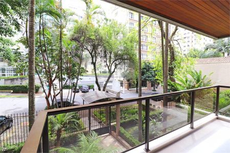 Apartamento à venda com 258m², 3 quartos e 3 vagas