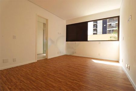 Apartamento à venda com 258m², 3 quartos e 3 vagas