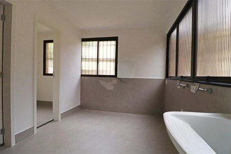 Apartamento à venda com 258m², 3 quartos e 3 vagas