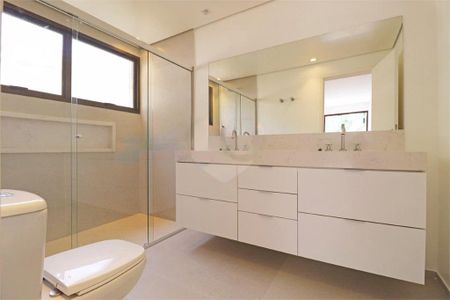 Apartamento à venda com 258m², 3 quartos e 3 vagas
