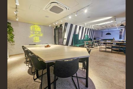 Apartamento à venda com 24m², 1 quarto e sem vaga Apartamento à venda com 24m², 1 quarto e sem vagaSala de Jogos