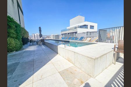 Apartamento à venda com 24m², 1 quarto e sem vaga Apartamento à venda com 24m², 1 quarto e sem vagaÁrea comum - Piscina
