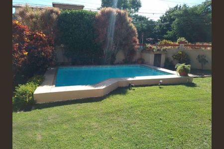 Casa à venda com 206m², 3 quartos e 3 vagas