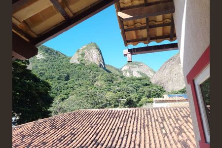 Casa à venda com 206m², 3 quartos e 3 vagas