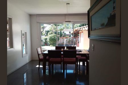 Casa à venda com 3 quartos, 206m² em Itacoatiara, Niterói