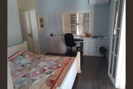 Casa à venda com 3 quartos, 206m² em Itacoatiara, Niterói