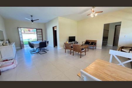 Casa à venda com 301m², 3 quartos e 3 vagas