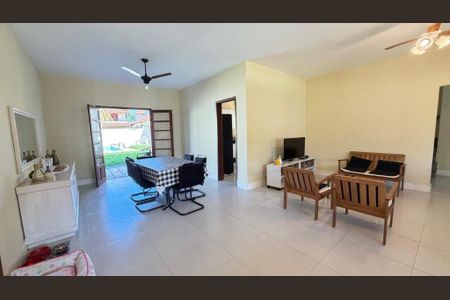 Casa à venda com 3 quartos, 240m² em Camboinhas, Niterói