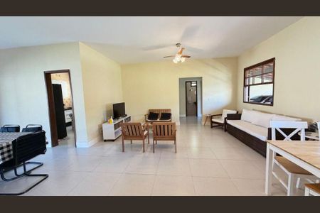 Casa à venda com 301m², 3 quartos e 3 vagas