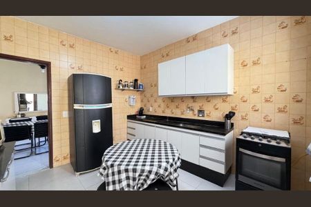 Casa à venda com 301m², 3 quartos e 3 vagas
