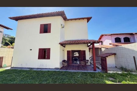 Casa à venda com 301m², 3 quartos e 3 vagas