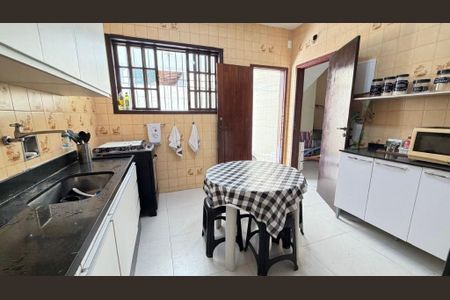Casa à venda com 301m², 3 quartos e 3 vagas
