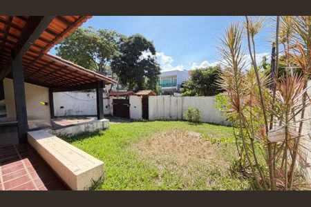 Casa à venda com 301m², 3 quartos e 3 vagas