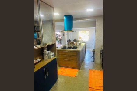 Casa à venda com 190m², 3 quartos e 1 vaga