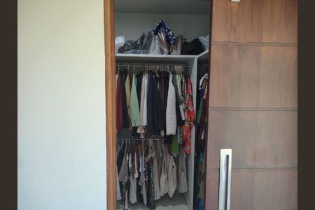 Casa à venda com 4 quartos, 418m² em Vila Progresso, Niterói