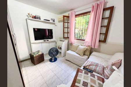 Casa à venda com 4 quartos, 243m² em Matapaca, Niterói