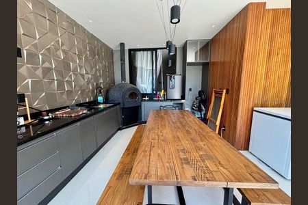 Casa à venda com 450m², 4 quartos e 2 vagas