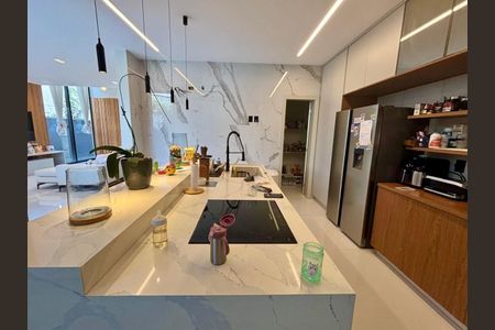 Casa à venda com 450m², 4 quartos e 2 vagas