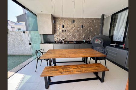 Casa à venda com 4 quartos, 450m² em Vargem Grande, Rio de Janeiro