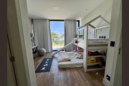 Casa à venda com 450m², 4 quartos e 2 vagas