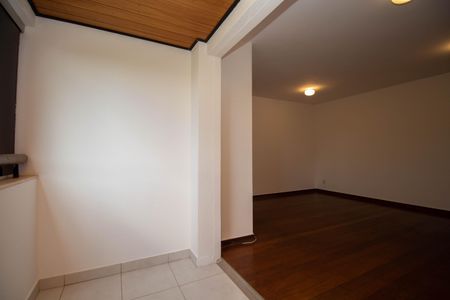 Apartamento para alugar com 100m², 3 quartos e 1 vagaSacada