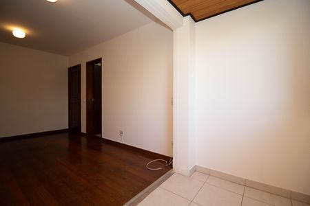 Apartamento para alugar com 100m², 3 quartos e 1 vagaSacada