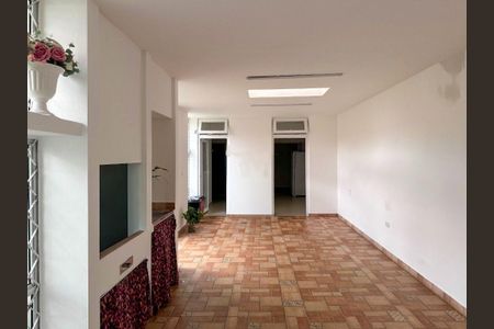 Casa à venda com 329m², 3 quartos e 5 vagas