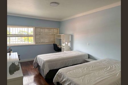 Casa à venda com 329m², 3 quartos e 5 vagas