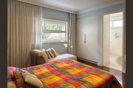Casa à venda com 329m², 3 quartos e 5 vagas