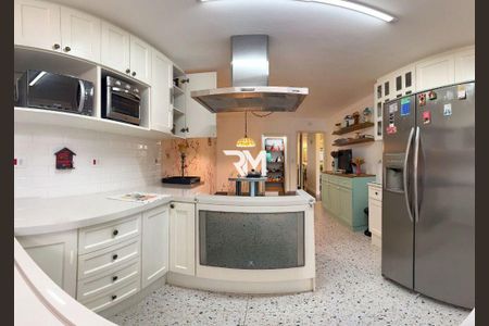 Casa à venda com 329m², 3 quartos e 5 vagas