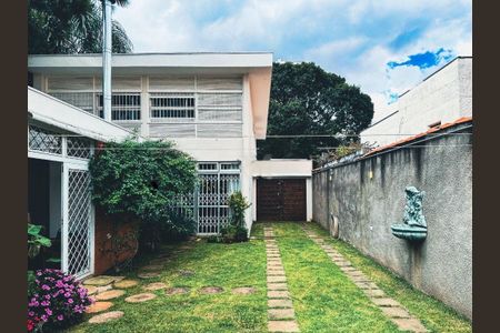 Casa à venda com 329m², 3 quartos e 5 vagas