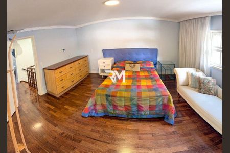 Casa à venda com 329m², 3 quartos e 5 vagas