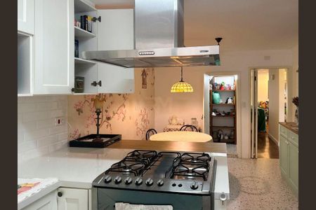 Casa à venda com 329m², 3 quartos e 5 vagas