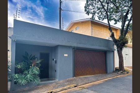 Casa à venda com 329m², 3 quartos e 5 vagas