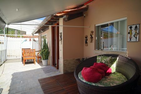 Casa para alugar com 330m², 3 quartos e 3 vagas Casa para alugar com 330m², 3 quartos e 3 vagasVaranda
