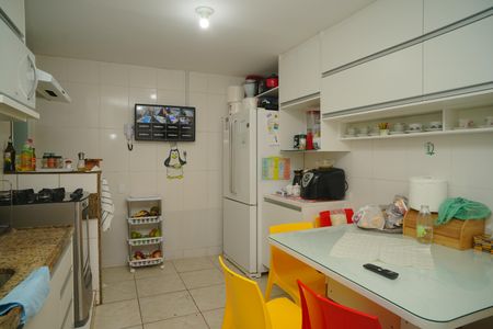 Casa para alugar com 330m², 3 quartos e 3 vagas Casa para alugar com 330m², 3 quartos e 3 vagasCozinha