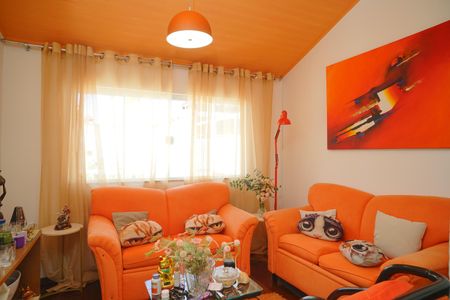 Casa para alugar com 330m², 3 quartos e 3 vagas Casa para alugar com 330m², 3 quartos e 3 vagasSala
