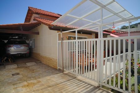 Casa para alugar com 330m², 3 quartos e 3 vagas Casa para alugar com 330m², 3 quartos e 3 vagasGaragem