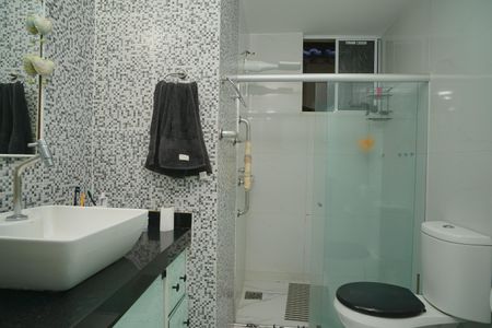 Casa para alugar com 330m², 3 quartos e 3 vagas Casa para alugar com 330m², 3 quartos e 3 vagasBanheiro Social